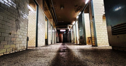 KALTWASSER Kunstausstellung Volksbad Joey - LICHTMEILE 2025